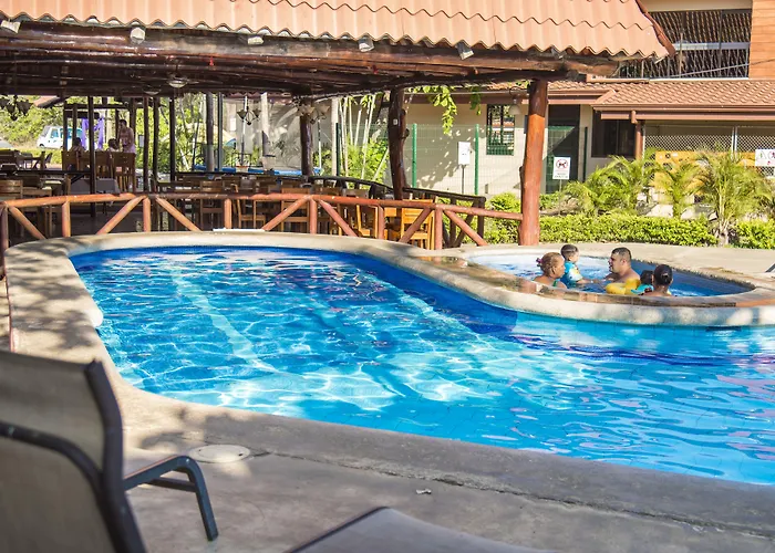 Hotel Y Nacazcol 3*