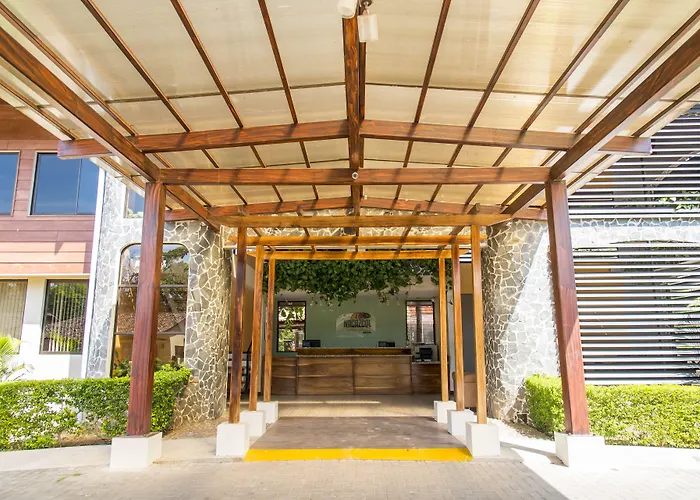 Y Nacazcol Hotel 3*
